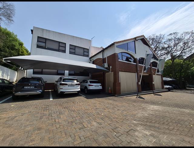 1,060M² OFFICE FOR SALE IN ILLOVO